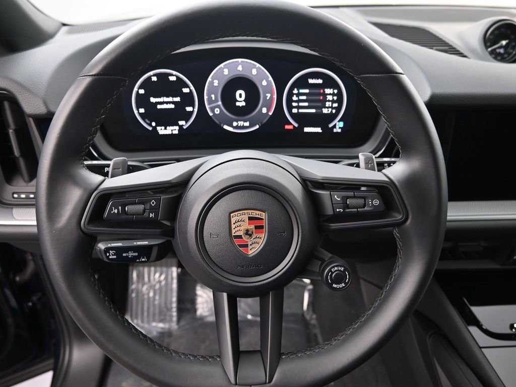 Certified 2024 Porsche Cayenne Coupe image 12