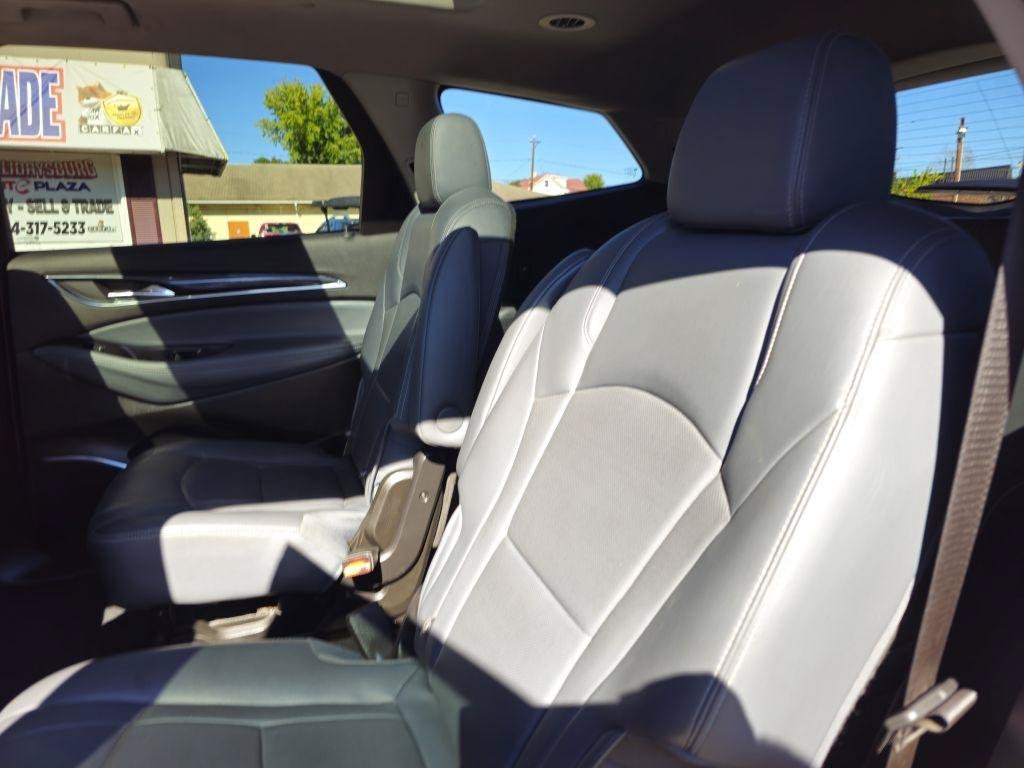 Used 2021 Buick Enclave Essence w/ Sound and Sites Package AWD/4WD image 33