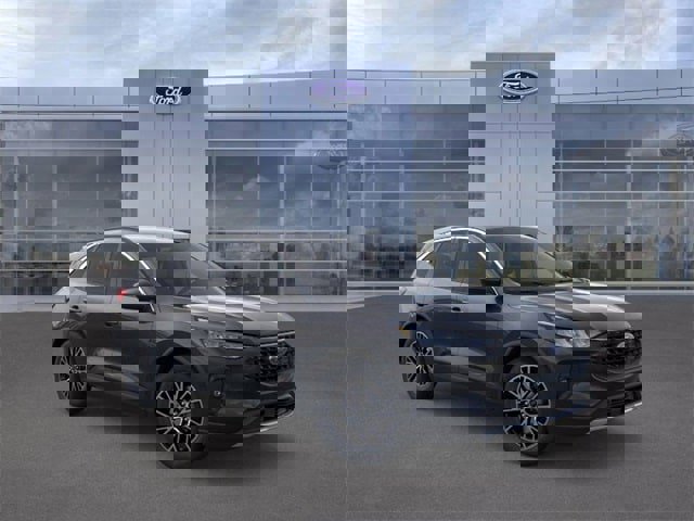 New 2025 Ford Escape SE image 30
