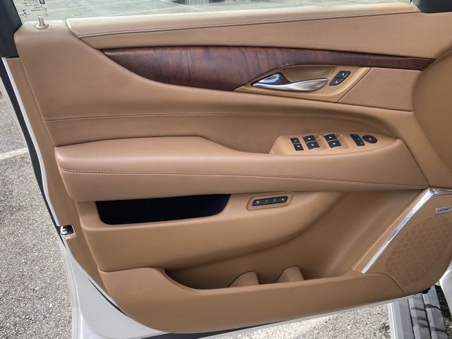 Used 2016 Cadillac Escalade ESV Platinum image 12