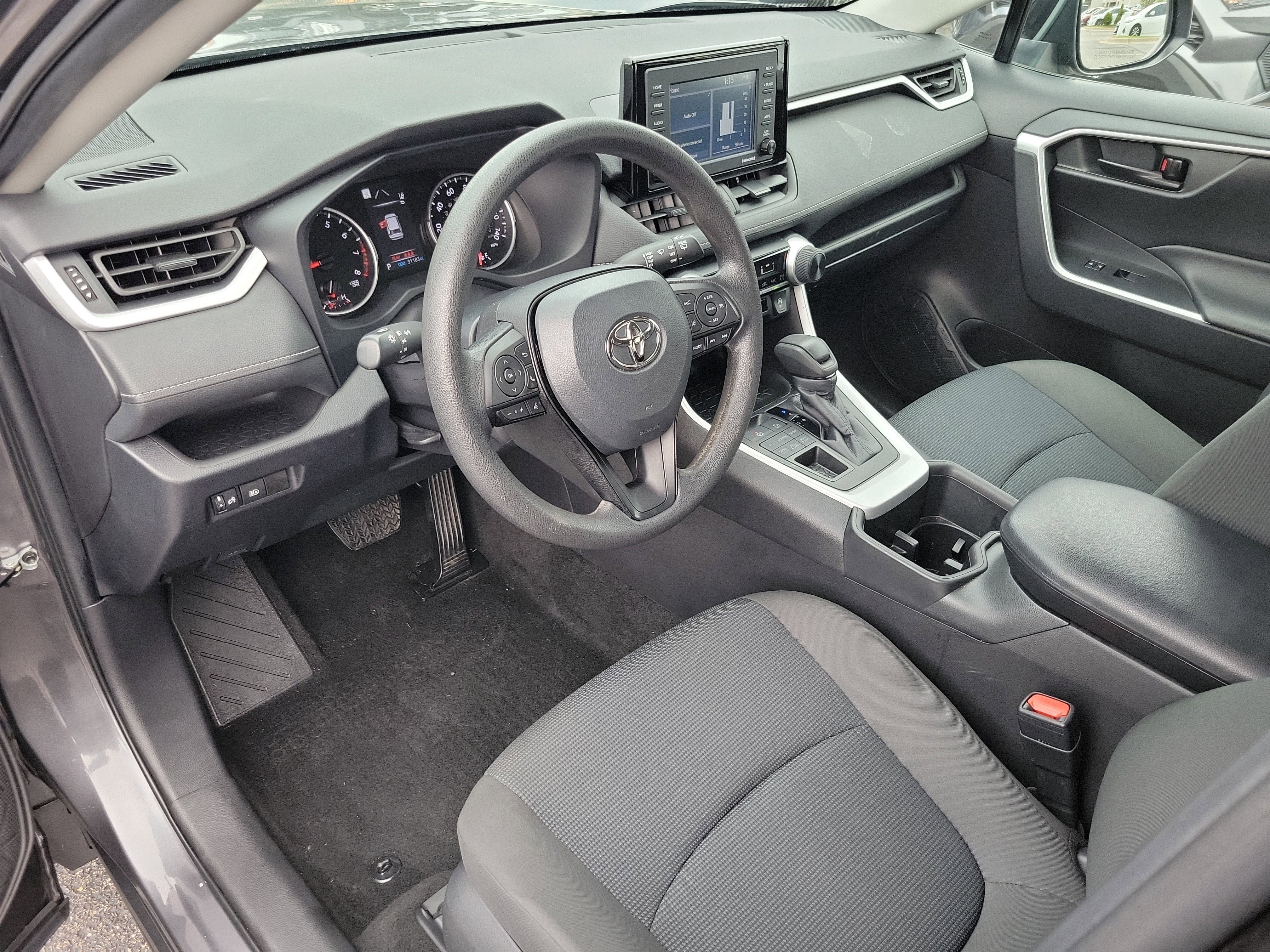 Used 2022 Toyota RAV4 LE image 16