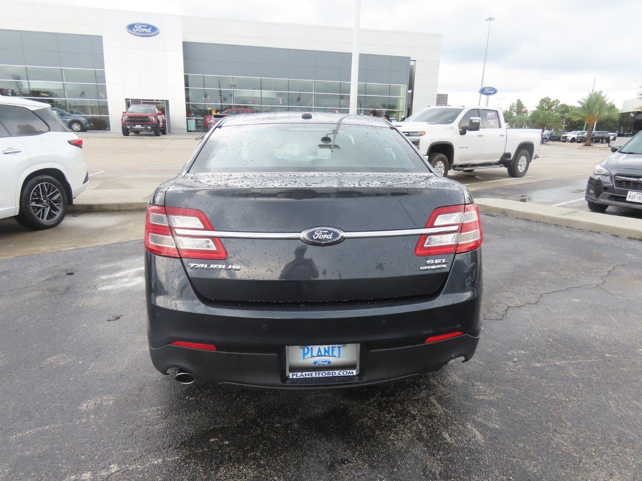 Used 2017 Ford Taurus SEL FWD image 13