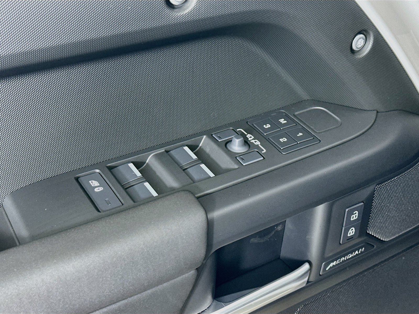 New 2026 Land Rover Defender 110 S AWD/4WD image 18