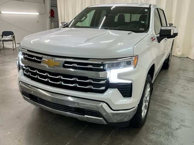 Used 2023 Chevrolet Silverado 1500 LTZ w/ LTZ Premium Package AWD/4WD image 11
