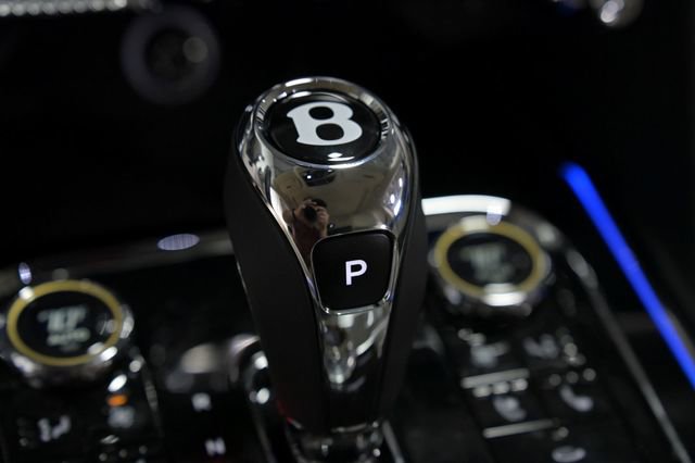 Used 2024 Bentley Flying Spur V8 image 59