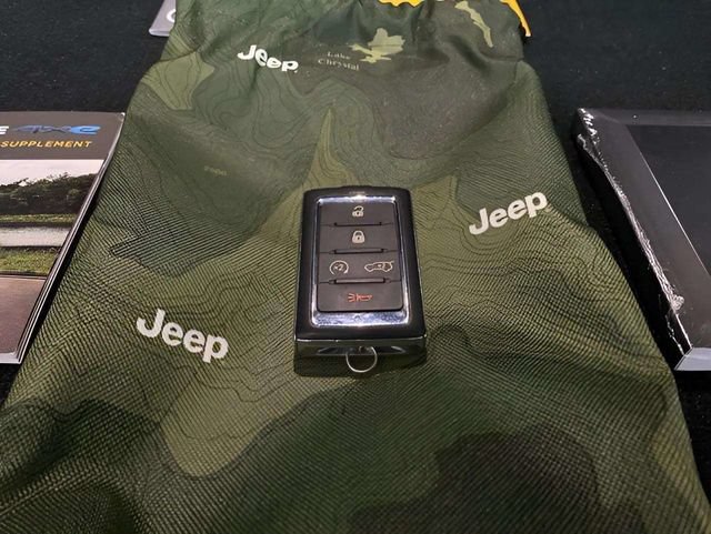 Used 2022 Jeep Grand Cherokee Limited 4xe AWD/4WD image 31