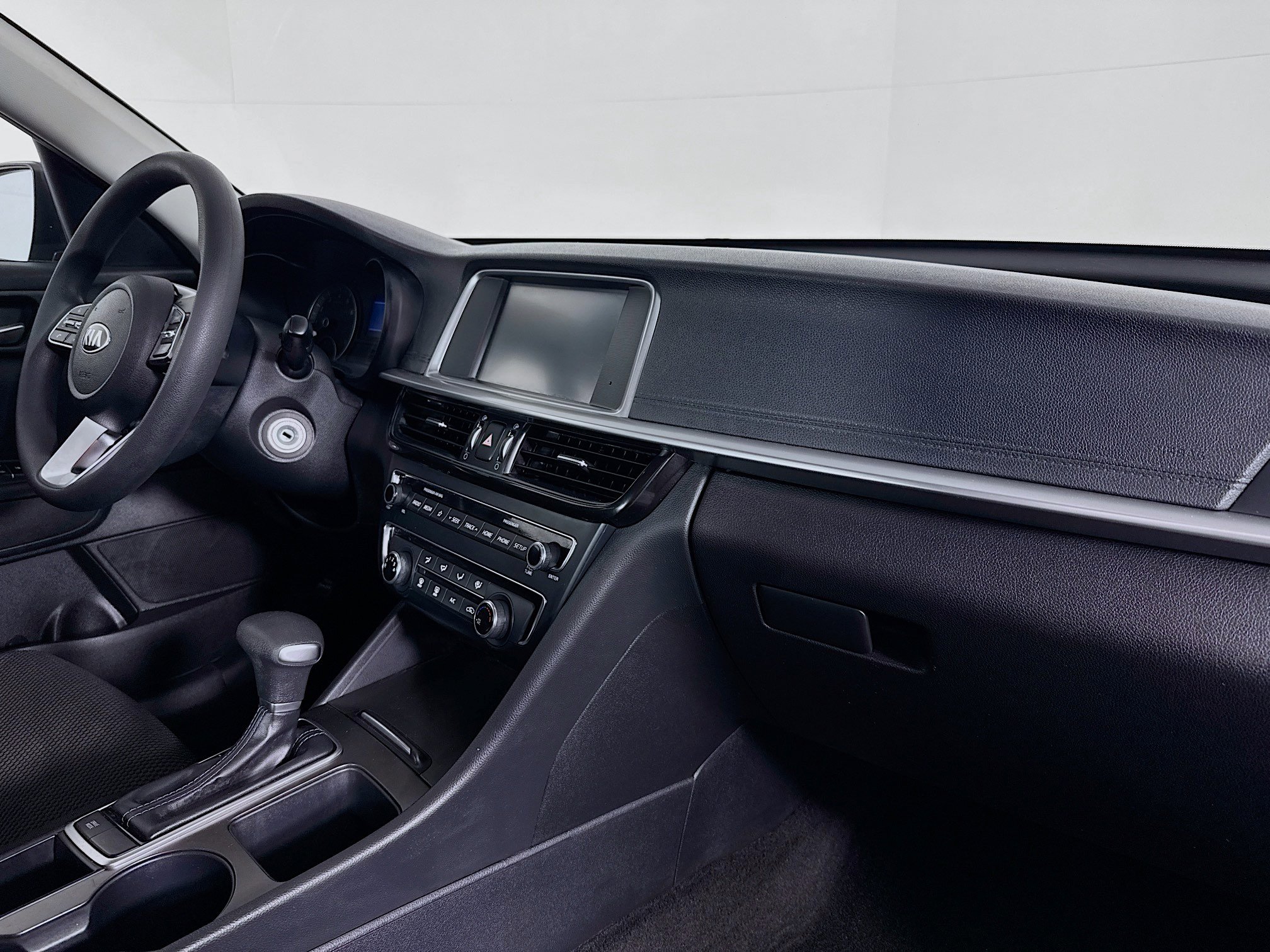 Used 2019 Kia Optima LX image 28