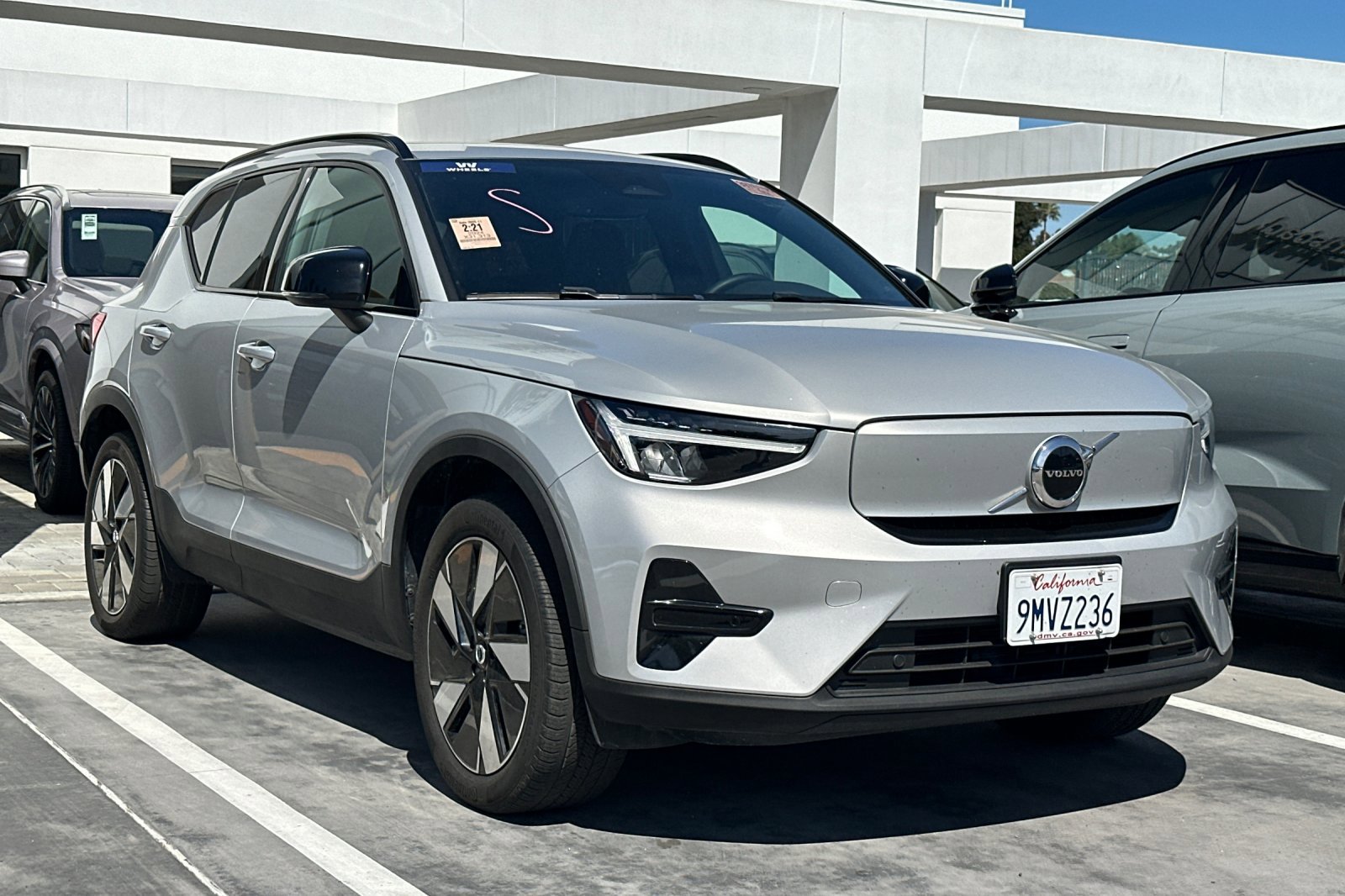 Used 2024 Volvo XC40 Recharge Core w/ Protection Package Premier image 2