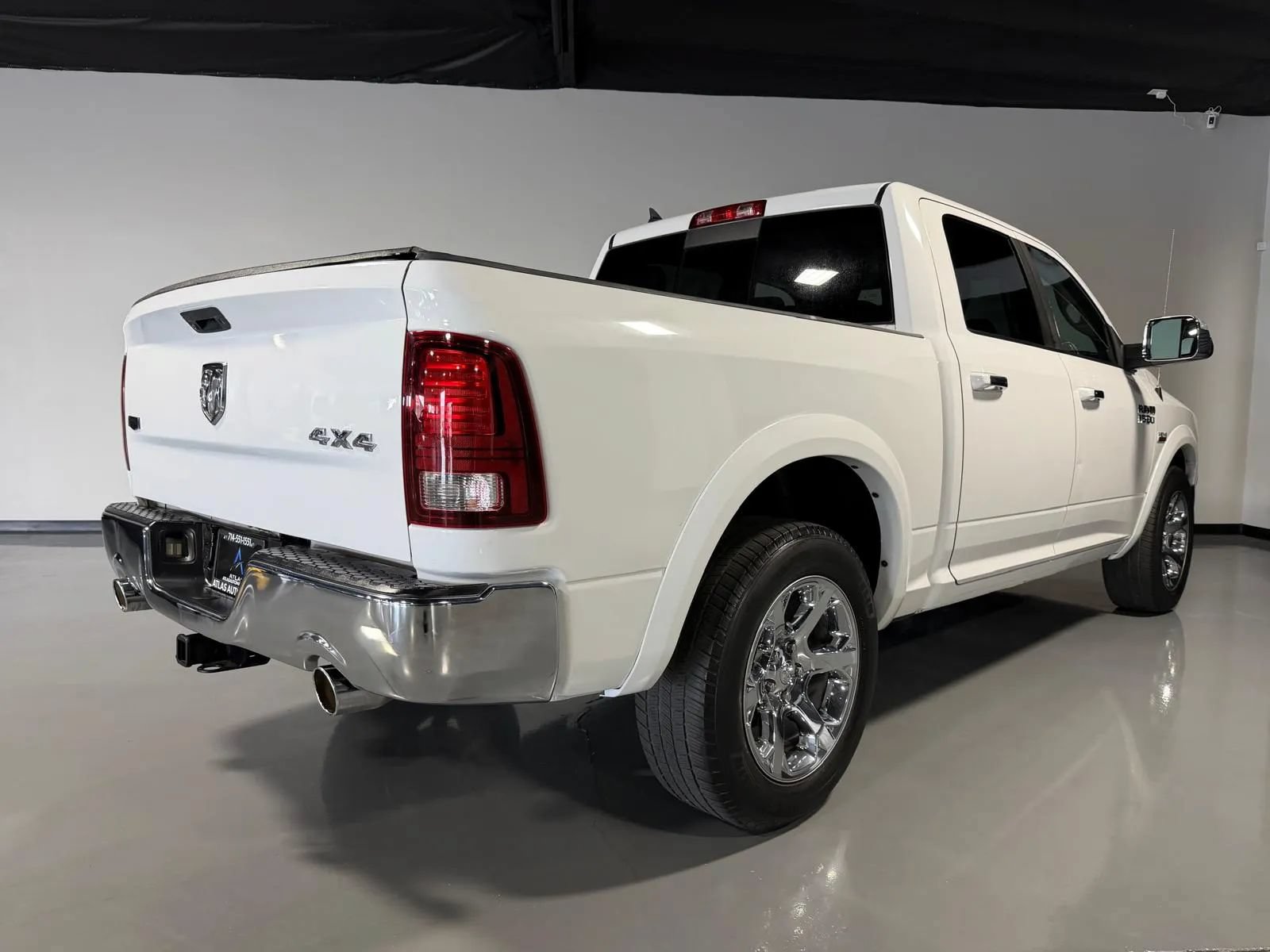 Used 2014 RAM 1500 Laramie w/ Convenience Group AWD/4WD image 4