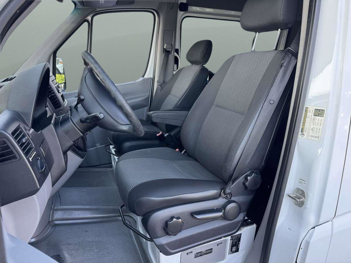 Used 2013 Mercedes-Benz Sprinter 2500 image 3