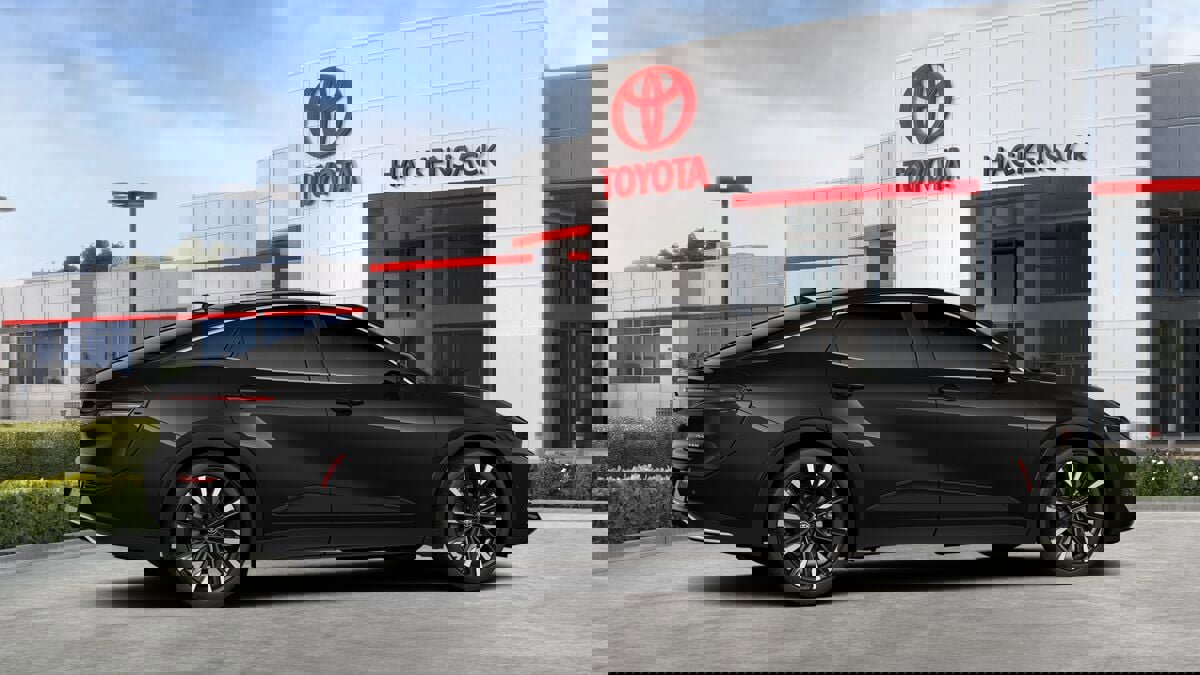 New 2026 Toyota Crown Platinum image 11