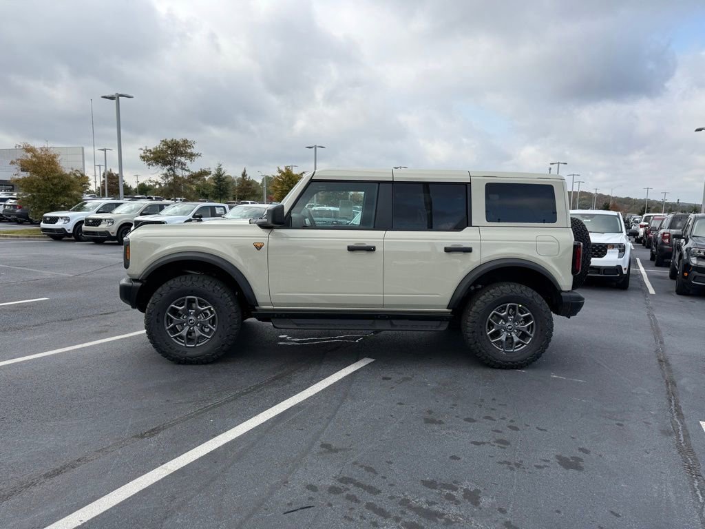New 2025 Ford Bronco Badlands image 4
