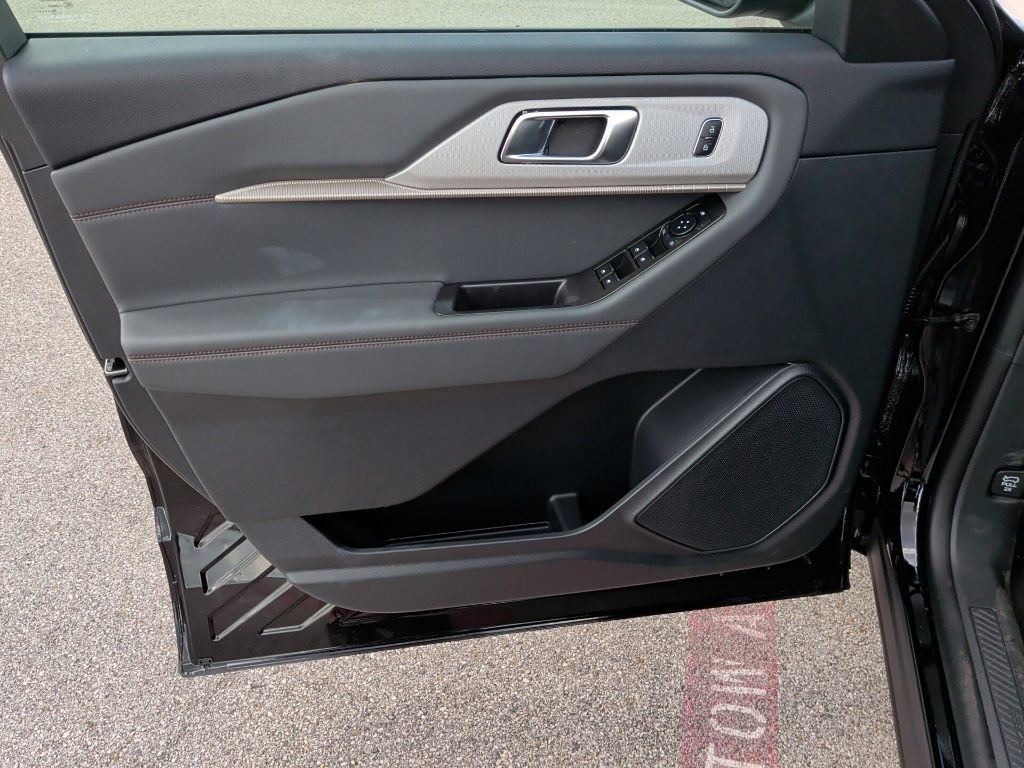 New 2027 Ford Explorer Active RWD image 10