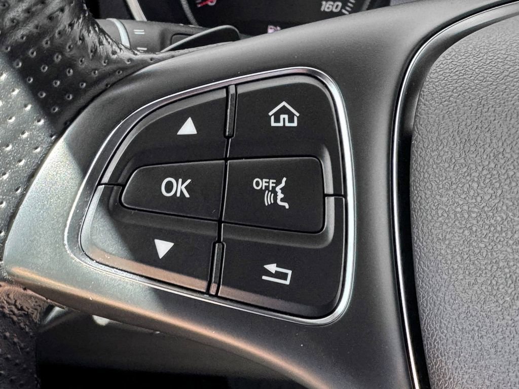Used 2019 Mercedes-Benz GLC 300 4MATIC image 20