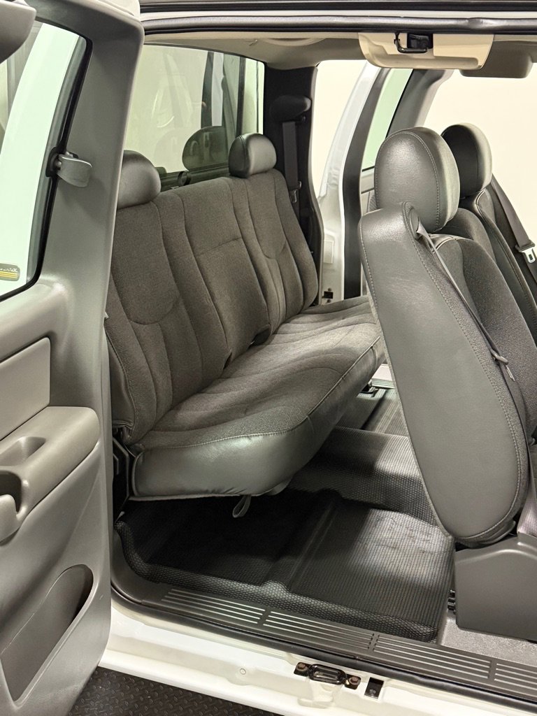 Used 2004 Chevrolet Silverado 3500 4x4 Extended Cab w/ Skid Plate Package image 10