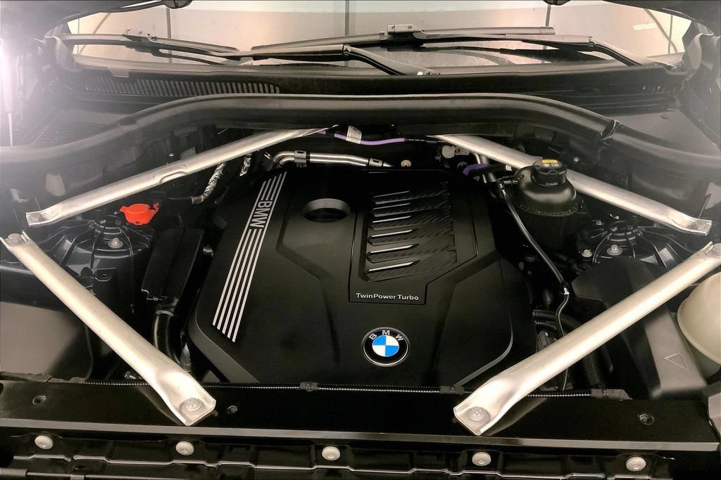 Used 2022 BMW X5 xDrive40i AWD/4WD image 9