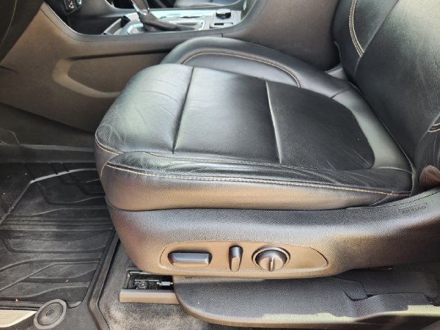 Used 2020 Chevrolet Traverse LT w/ LT Premium Package FWD image 25