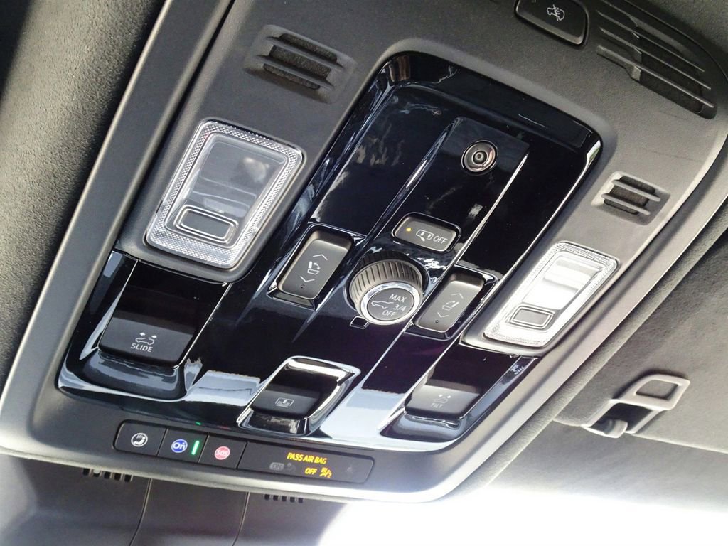 Certified 2025 Cadillac Escalade V AWD/4WD image 27