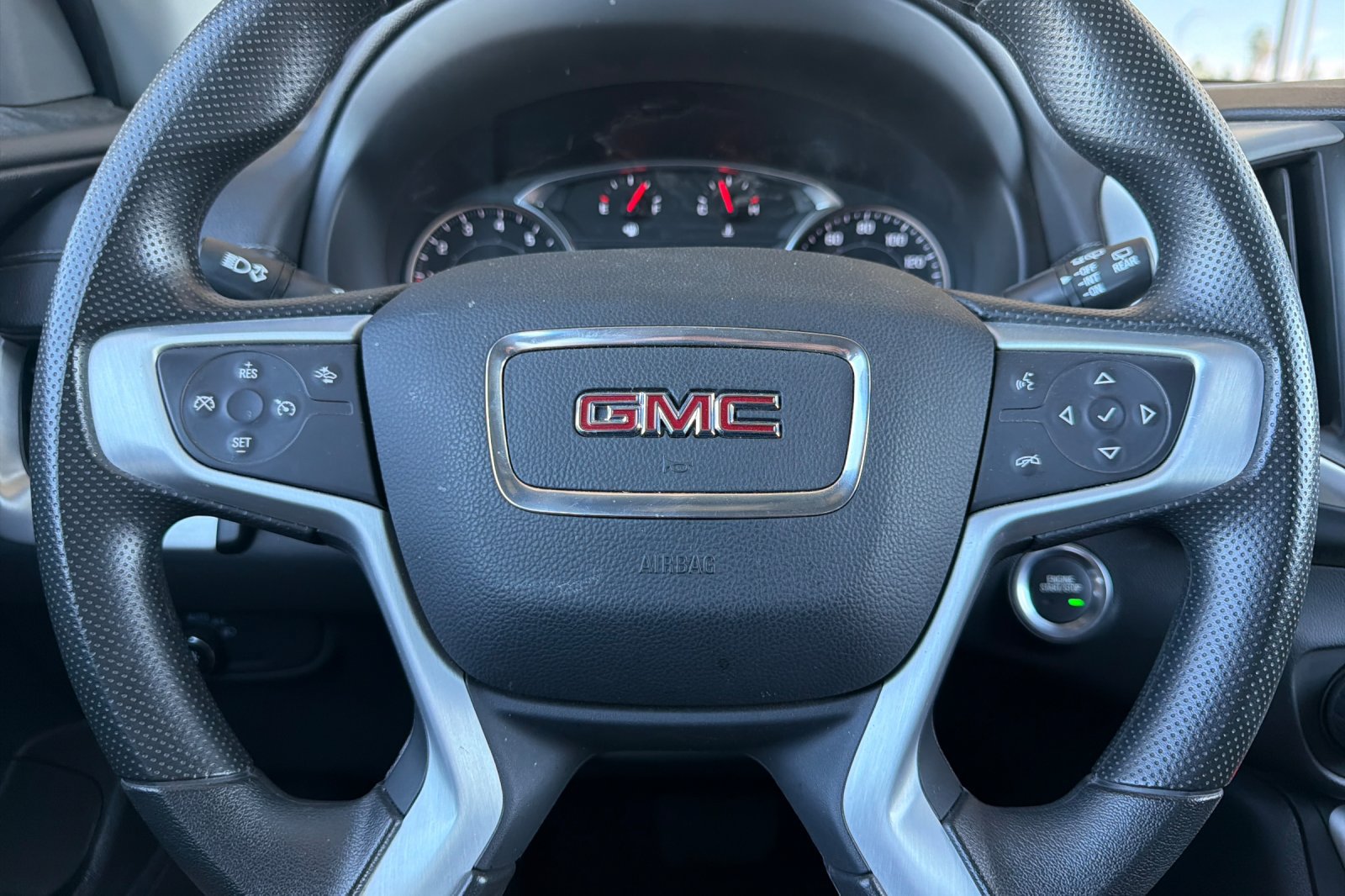Used 2024 GMC Terrain SLE FWD image 29