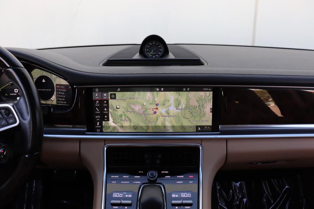 Used 2018 Porsche Panamera 4 image 45