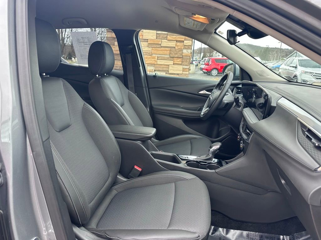 Used 2025 Buick Encore GX Preferred AWD/4WD image 27