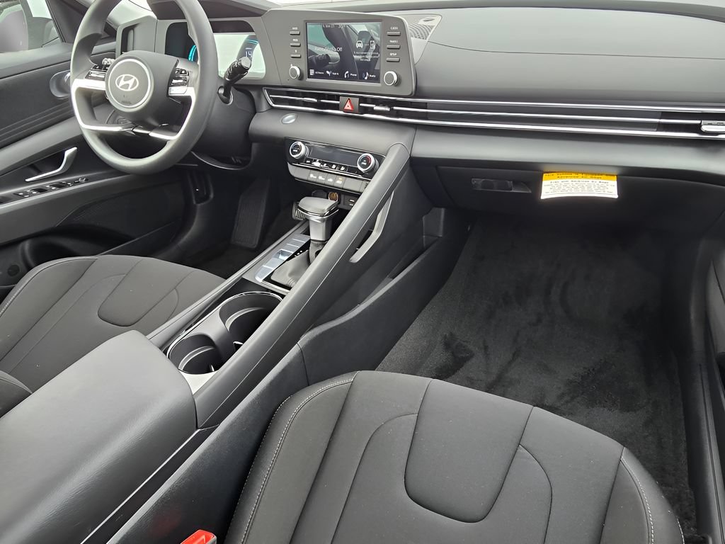Used 2026 Hyundai Elantra Hybrid FWD image 28