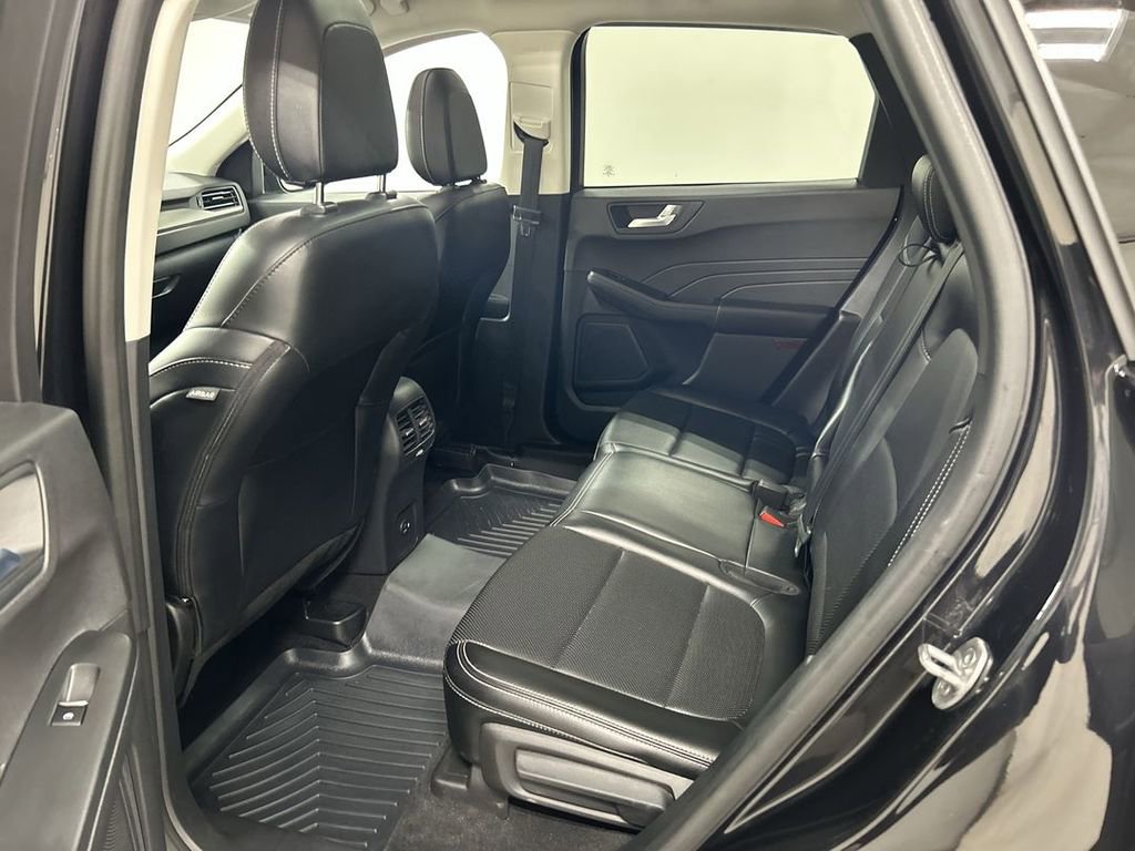 Used 2022 Ford Escape Titanium w/ Class II Trailer Tow Package AWD/4WD image 21