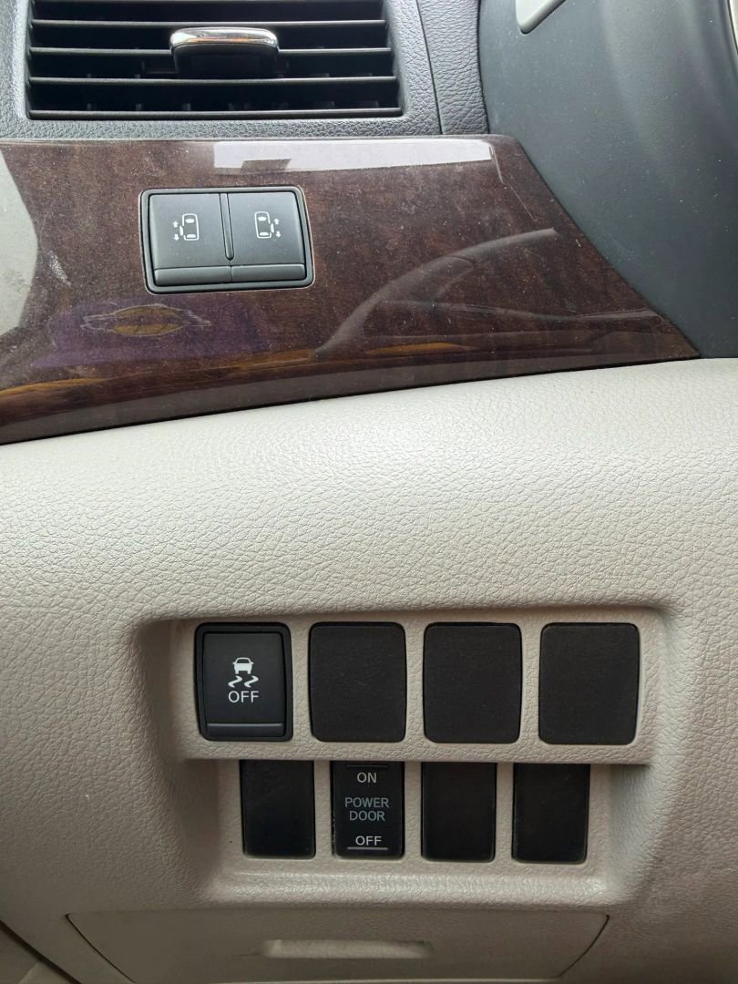 Used 2016 Nissan Quest SV image 27