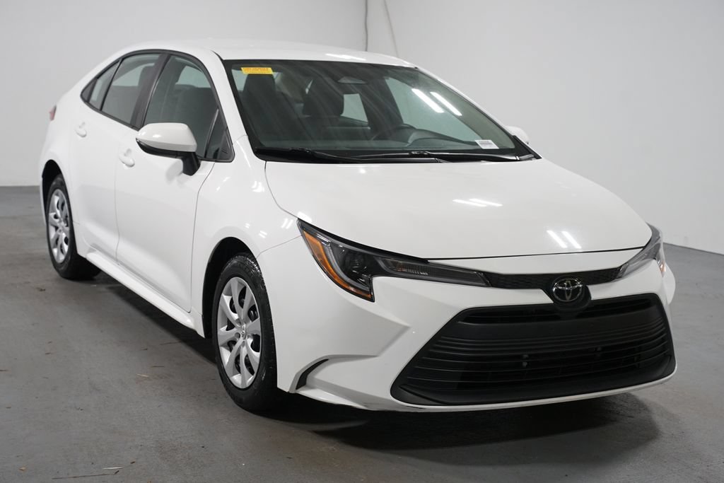 Certified 2024 Toyota Corolla LE FWD image 3