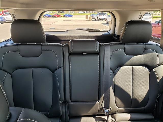 Used 2024 Jeep Grand Cherokee Limited w/ Luxury Tech Group II image 27