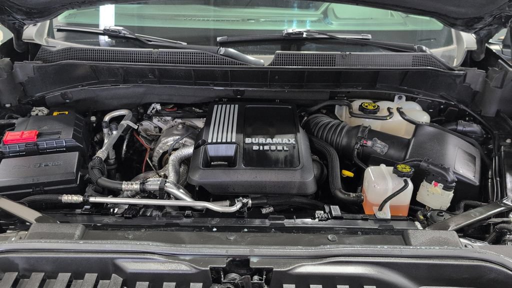 Used 2024 Chevrolet Silverado 1500 LTZ AWD/4WD image 25