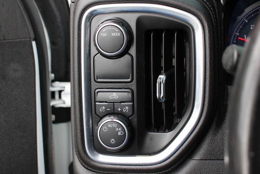 Used 2020 Chevrolet Silverado 1500 LT w/ Texas Edition image 18