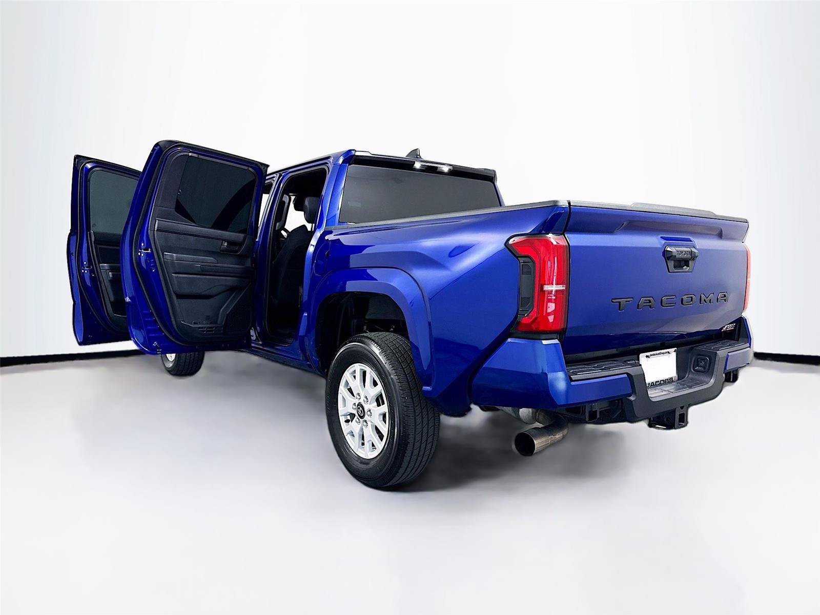 Used 2025 Toyota Tacoma SR5 RWD image 40