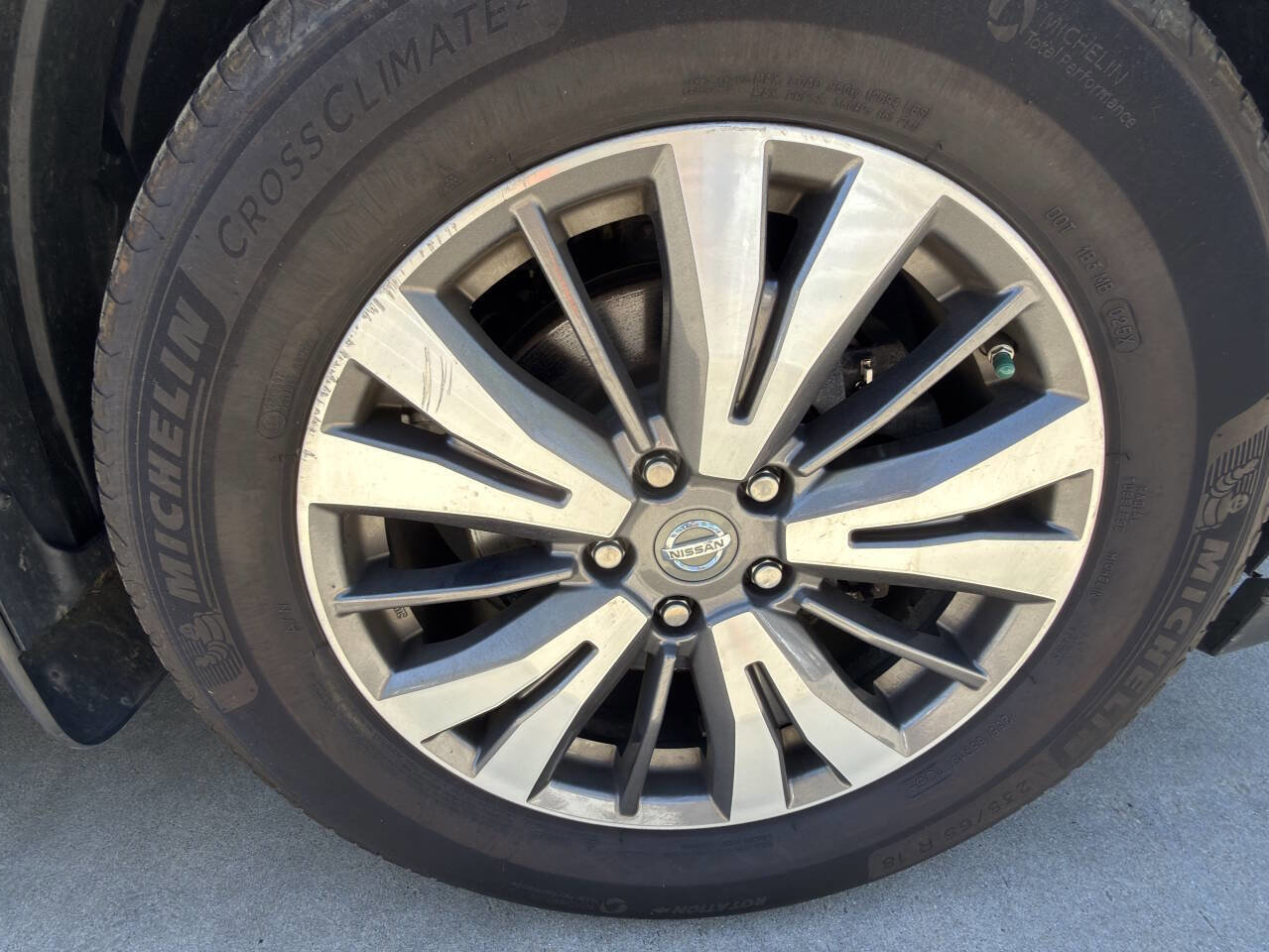 Used 2017 Nissan Pathfinder S AWD/4WD image 57