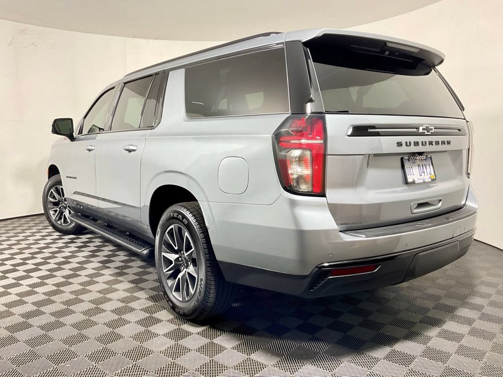 Used 2024 Chevrolet Suburban Z71 w/ Luxury Package AWD/4WD image 13