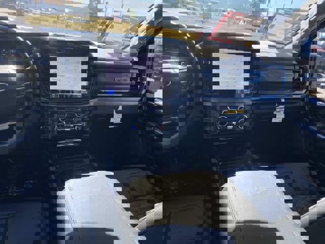 New 2026 Ford F250 Lariat w/ Black Appearance Package image 14