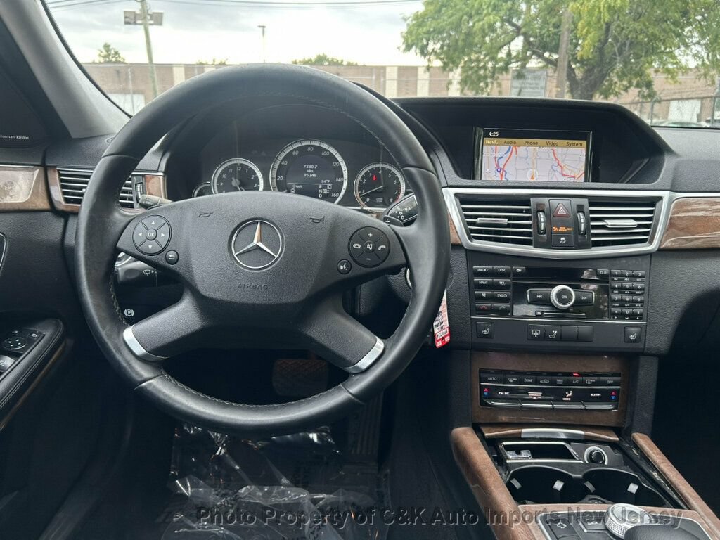 Used 2010 Mercedes-Benz E 350 4MATIC Sedan image 25
