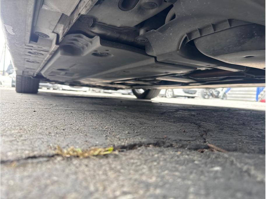 Used 2019 Toyota Prius XLE w/ Carpet Mat Package FWD image 38