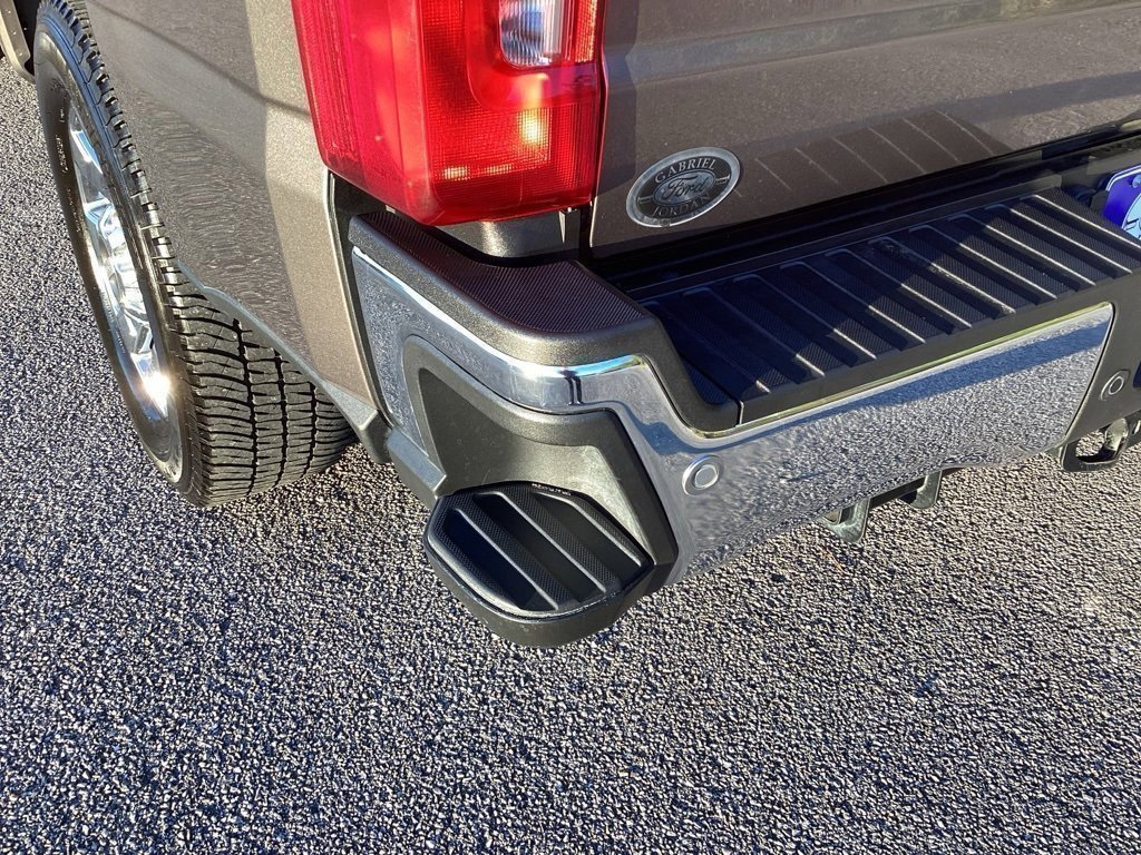 Used 2023 Ford F250 Lariat w/ Chrome Package image 15