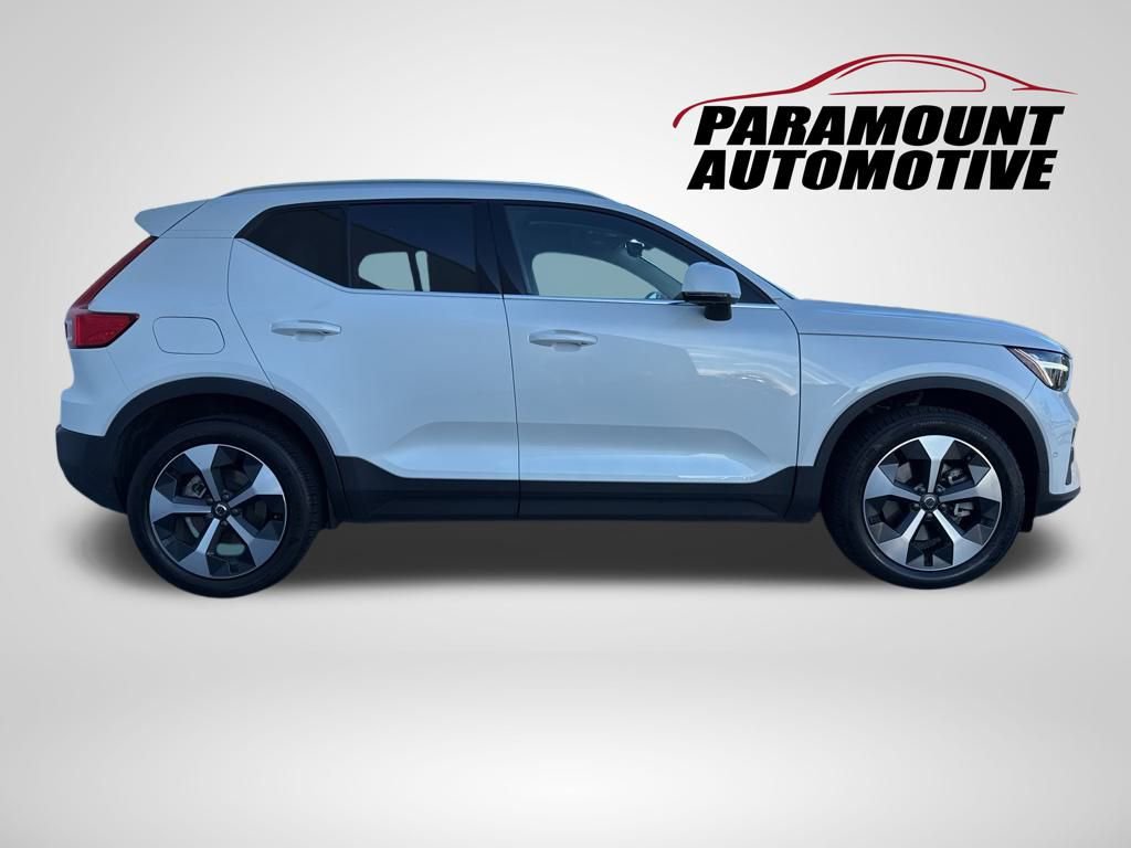 Used 2024 Volvo XC40 B5 Plus w/ Protection Package Premier image 8