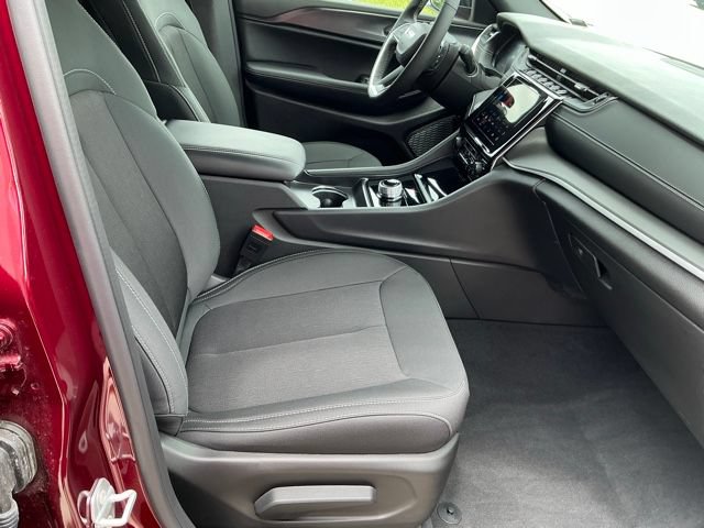 Used 2026 Jeep Grand Cherokee Laredo X AWD/4WD image 19