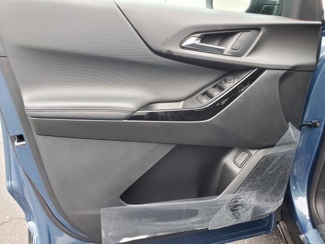 New 2026 Chevrolet Equinox LT w/ Convenience Package II image 13