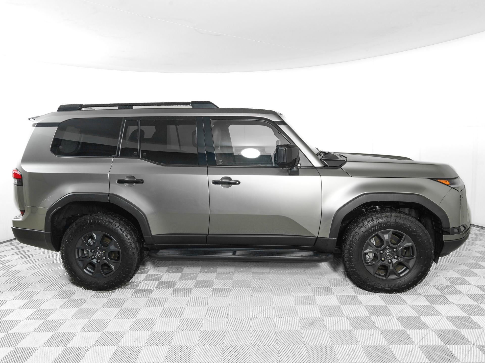 Used 2024 Lexus GX 550 image 4