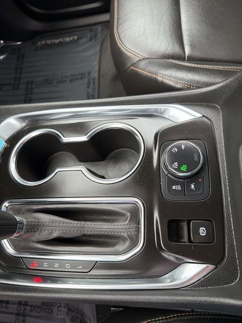 Used 2020 Chevrolet Traverse LT w/ Driver Confidence II Package AWD/4WD image 18