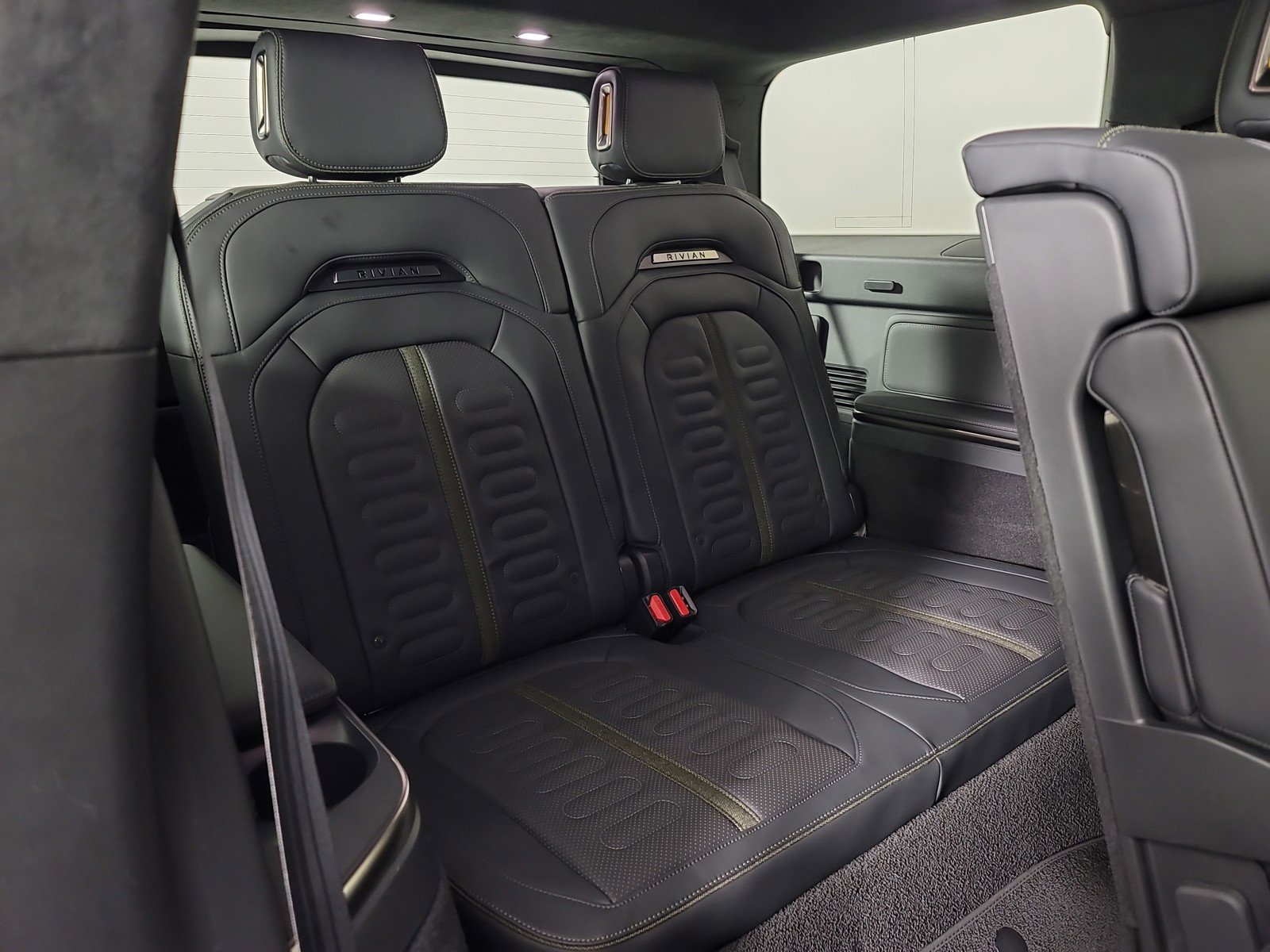 Used 2023 Rivian R1S Adventure image 26