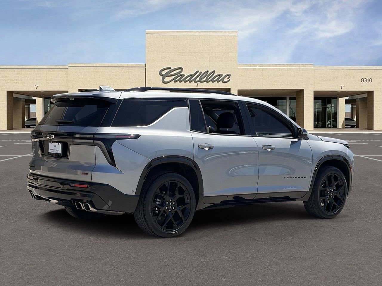 Used 2025 Chevrolet Traverse RS FWD image 5
