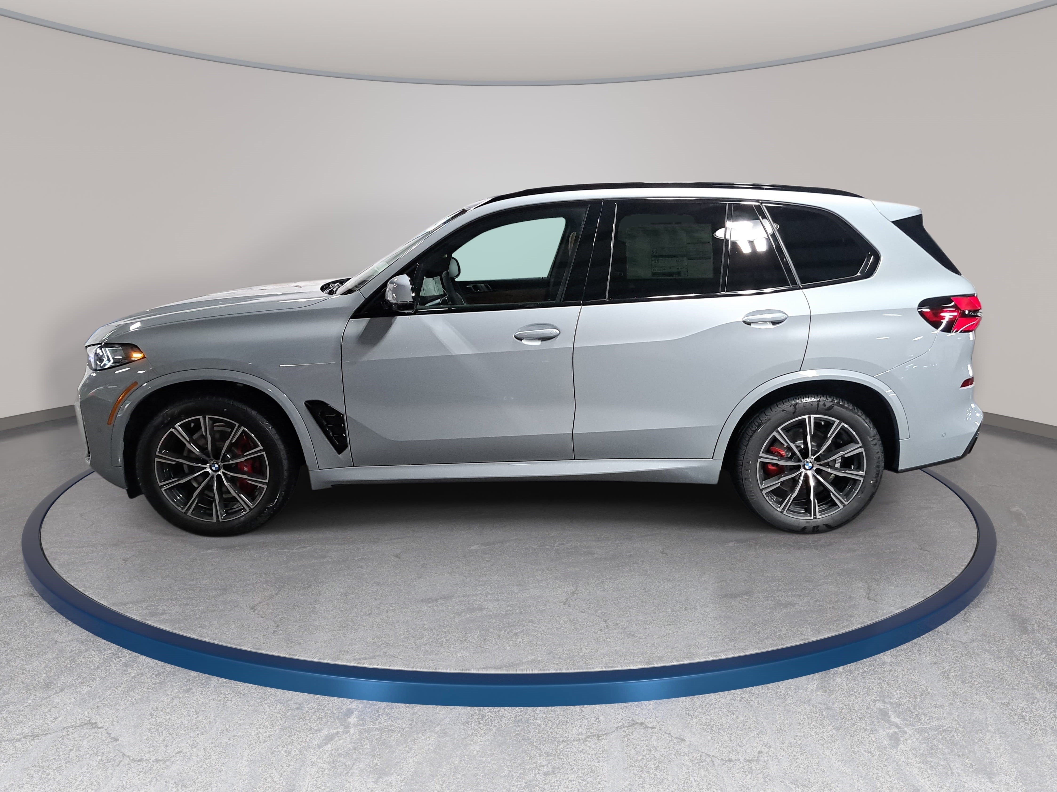New 2026 BMW X5 xDrive40i w/ M Sport Package AWD/4WD image 8