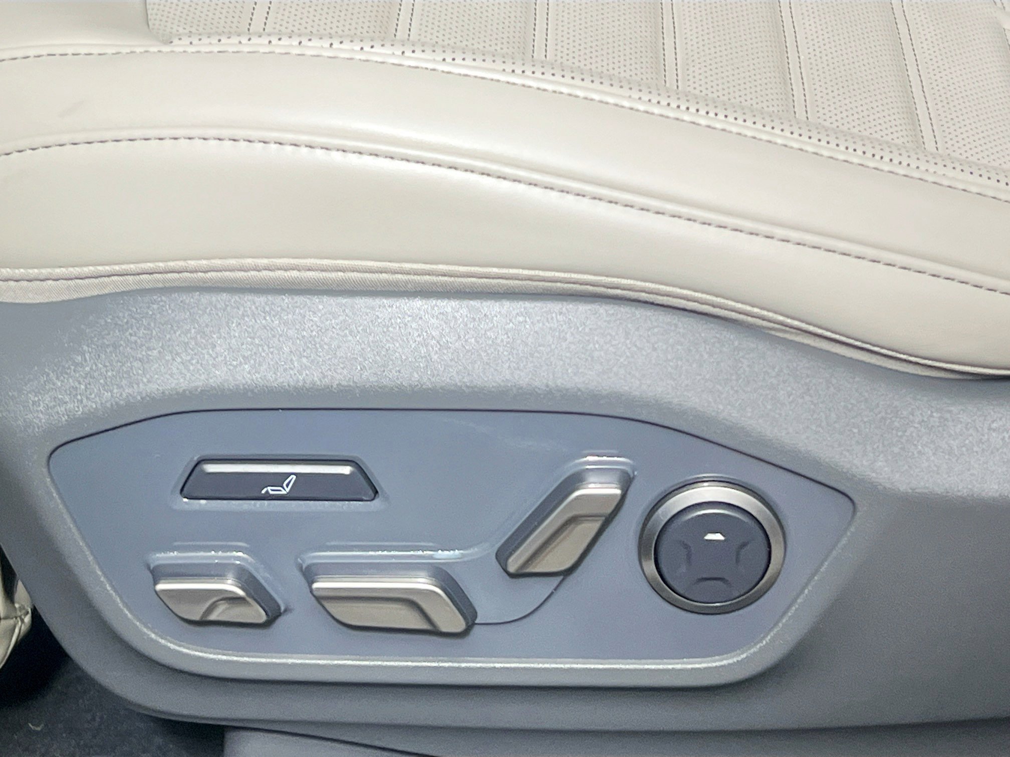 Used 2024 Kia EV9 Land image 14