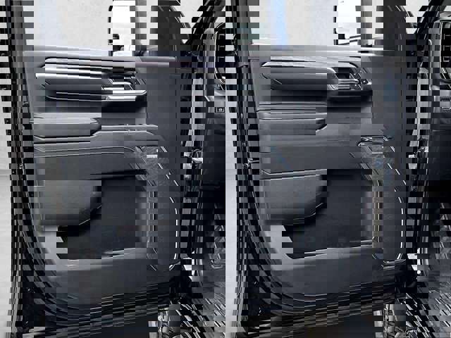 Used 2024 Chevrolet Silverado 2500 LTZ w/ LTZ Plus Package image 17