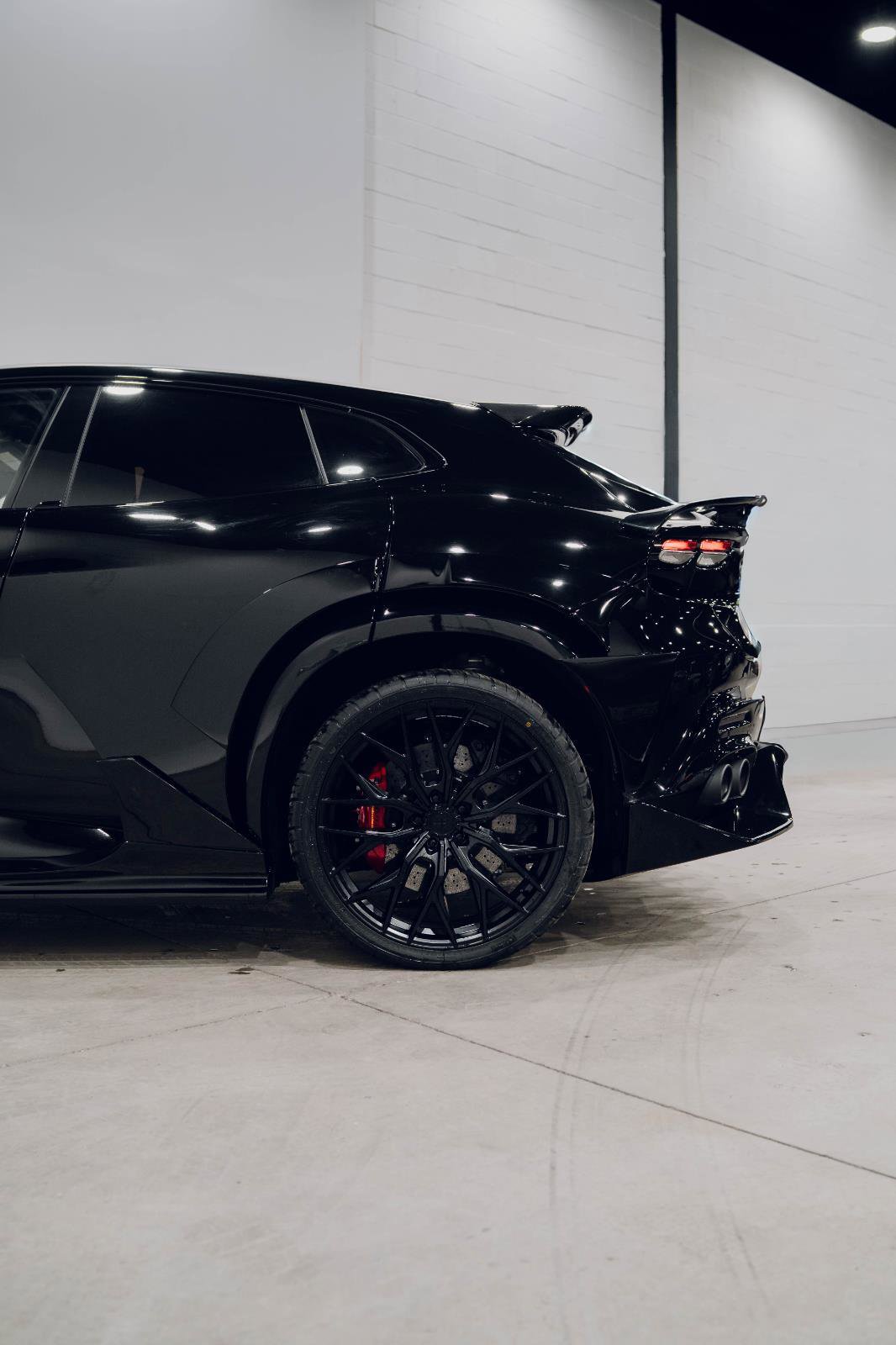 Used 2025 Ferrari Purosangue image 4